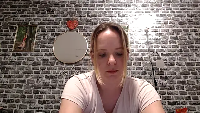 SexyMilf 37 online show from April 29, 8:47 pm