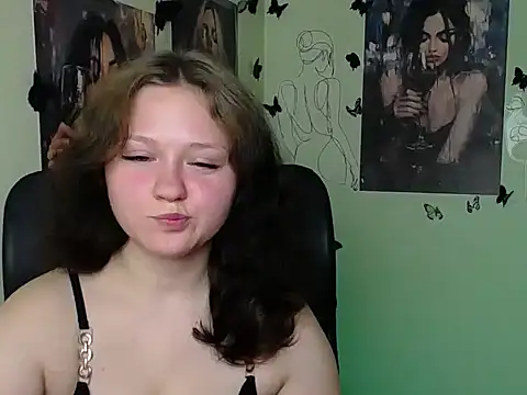 LadyAlice  online show from June 29, 6:20 am