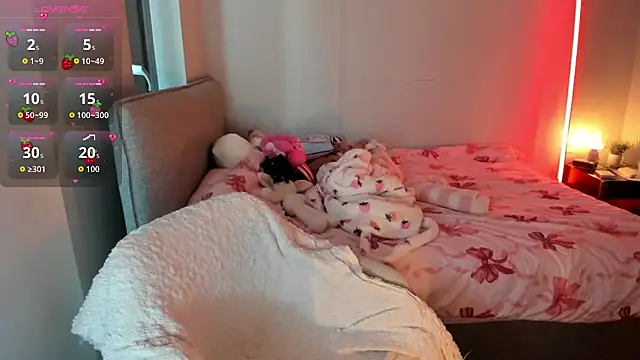 jjulietterose online show from April 8, 6:26 am