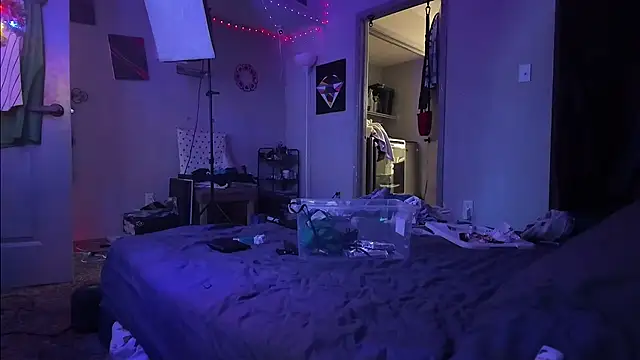 Triggerhappycj100 online show from April 23, 12:40 pm