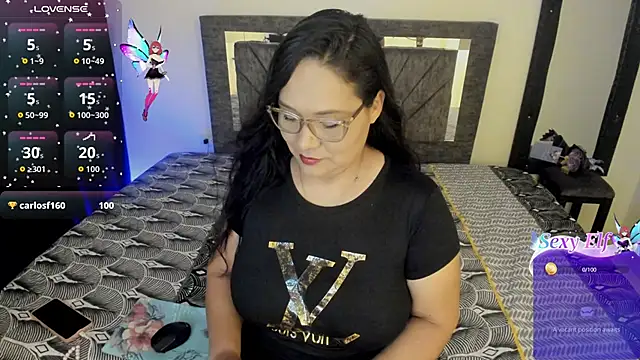 Laurasofia01 online show from June 3, 1:50 am