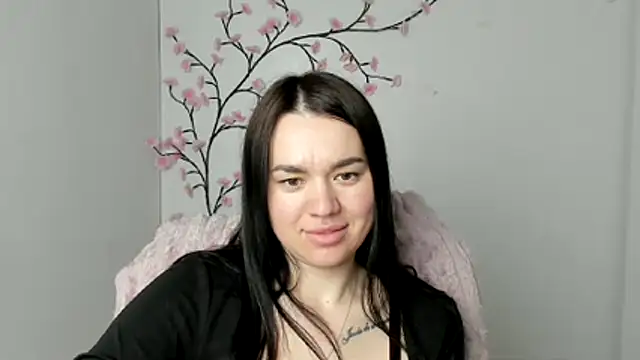 Lola Saymyname online show from May 16, 10:36 am