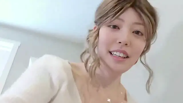 Nana with online show from April 18, 8:09 pm