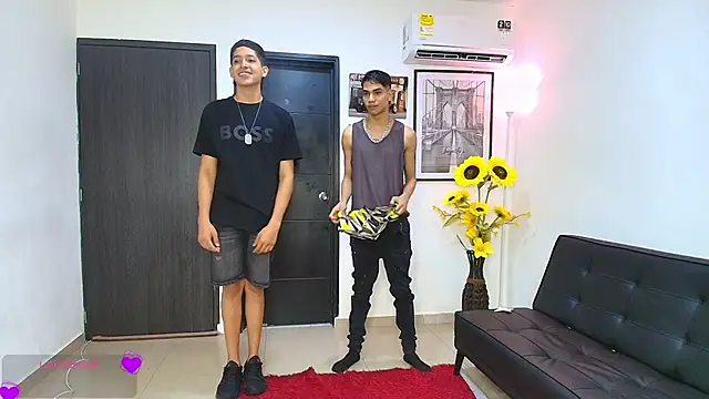 Bisexlifehot   online show from April 7, 11:29 pm