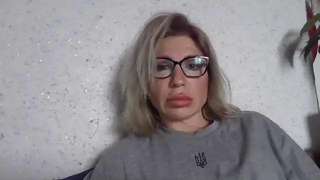 fox red lady7 online show from April 12, 8:39 am