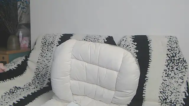 Suzie Wet Cave online show from January 5, 5:27 pm