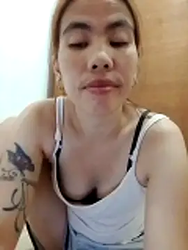 Deliciousgirl14 online show from April 7, 6:32 pm