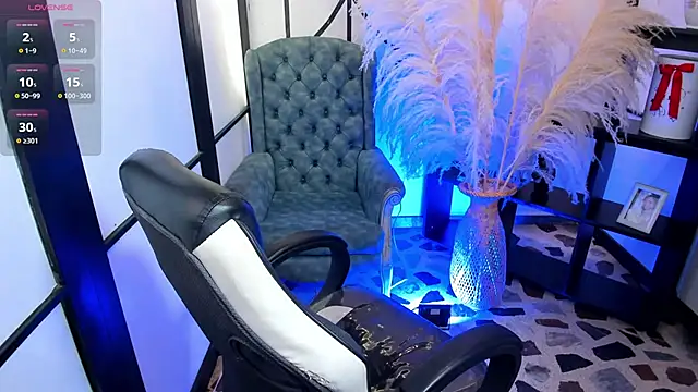 NahomiRichards  online show from February 24, 4:44 am