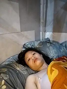 LinhNa999 online show from March 8, 2:04 am