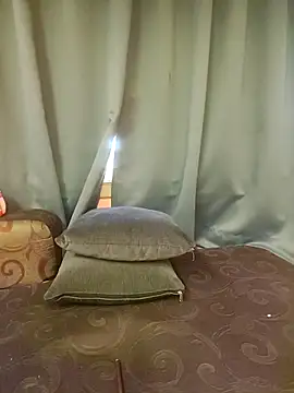 Misss-julli online show from April 8, 11:01 am