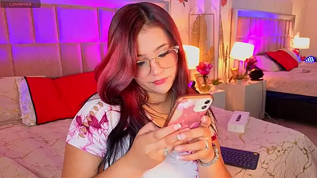 AlanaOdison online show from March 23, 4:40 am