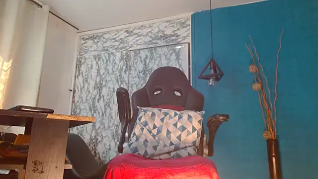 hanna mooreee online show from March 26, 7:04 pm