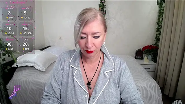 hunters woman online show from July 3, 6:41 am