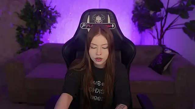 Esmie Smile online show from July 15, 11:09 pm