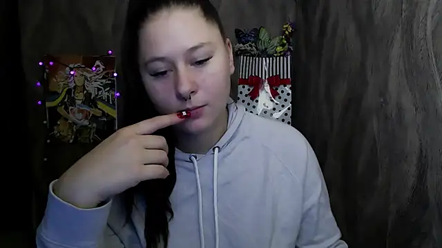 Linda S  online show from November 11, 4:15 pm