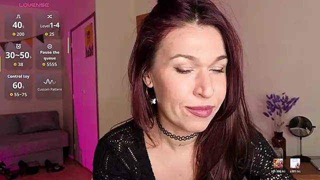 ReginaFoXXXy online show from April 14, 11:10 am