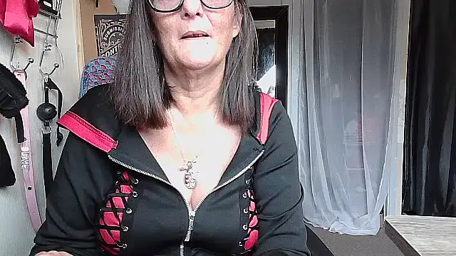 Mistress-Ivy51 online show from October 11, 8:19 am