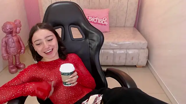 venuss09 s online show from February 3, 1:16 pm