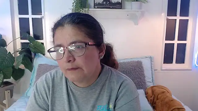 Linda banks  online show from March 5, 2:07 am