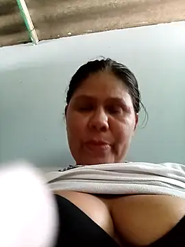 hotmom33 online show from September 25, 7:23 pm