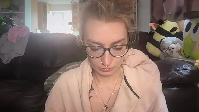 harleyblair online show from July 18, 2:08 pm