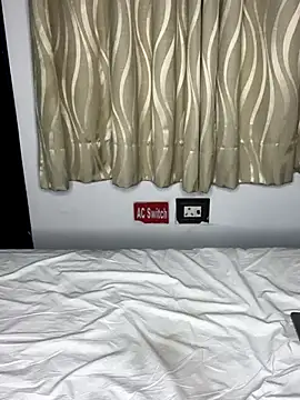 Cute-Samayra online show from December 14, 8:25 pm