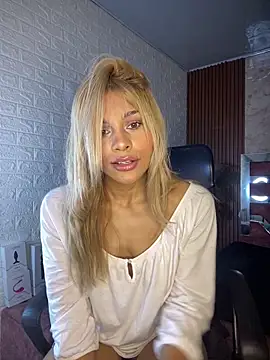 hot cupid01 online show from March 18, 12:32 pm