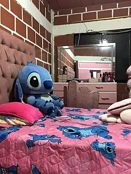 Rachellcooperrr online show from May 13, 2:28 am