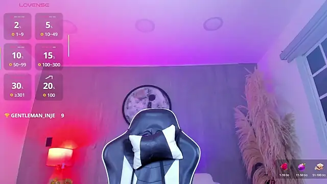 luccia smith online show from March 8, 2:26 am