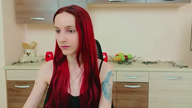 Julia Jae online show from May 14, 6:30 am