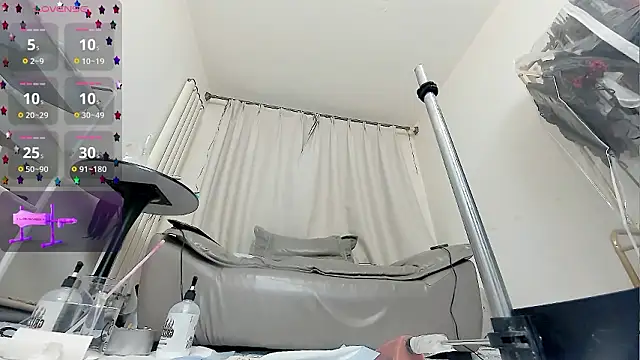 fox-yiyi online show from March 4, 12:01 pm