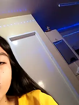 yumi yum online show from April 16, 9:25 pm