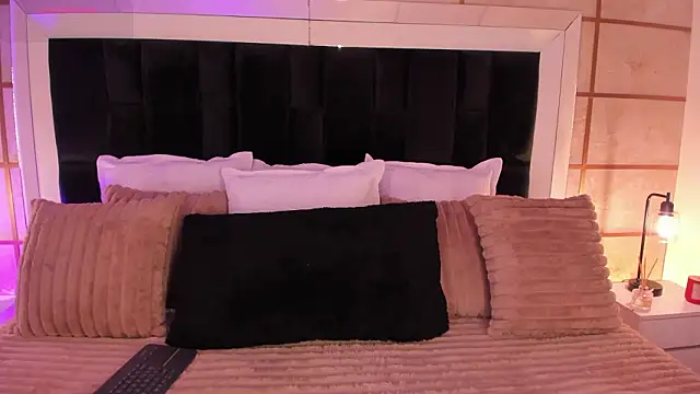 GretaVelvet online show from March 11, 9:17 pm