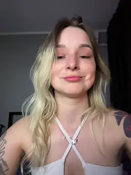 LilFleurish online show from May 15, 7:16 pm