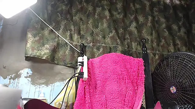 maggi hotsson online show from January 17, 10:17 pm