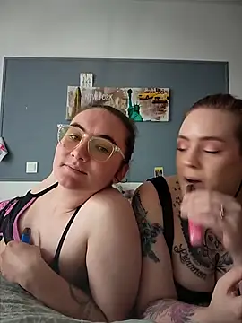 AndHerXO online show from March 13, 12:39 pm