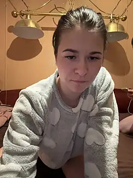 Maryna2000 online show from May 13, 9:04 am