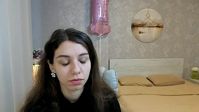 KellyShines online show from June 27, 1:06 pm