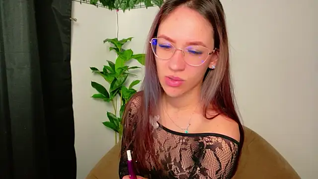 EvaBllake online show from April 15, 5:19 am