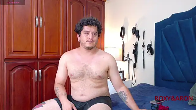 RoxyandAron2 online show from May 11, 4:15 pm