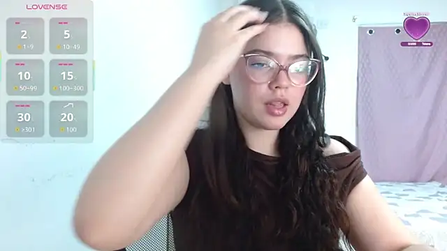 Valentina2390 online show from July 21, 3:29 am