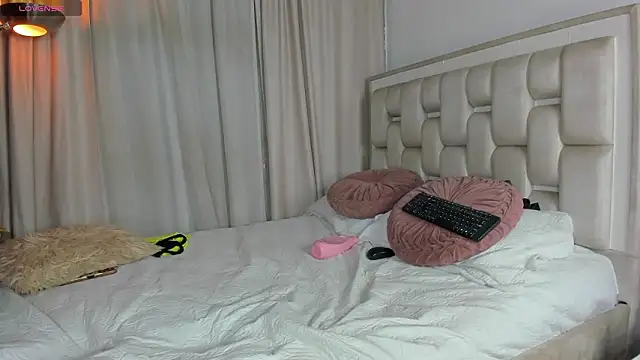 lupeandostin online show from February 7, 1:20 am