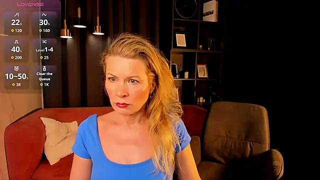 Julia Giulia online show from April 2, 4:04 pm