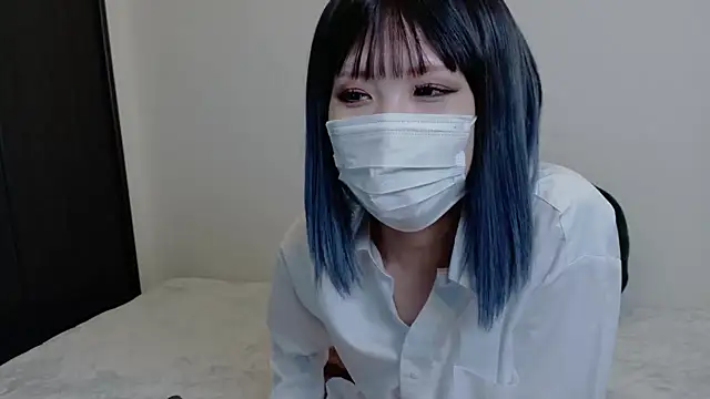 sarina at online show from May 29, 9:29 am
