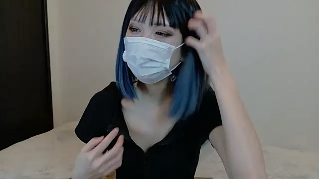 sarina at online show from March 13, 9:32 am