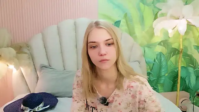 4example Chloe online show from June 21, 5:33 am