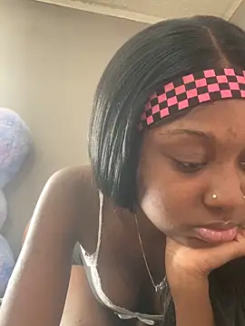 HennessyBaby21 online show from April 9, 9:09 pm