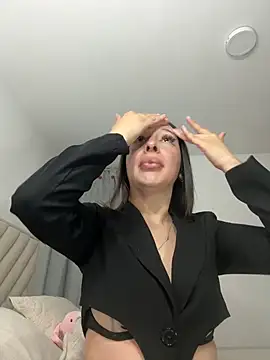 Savannah Monroe online show from March 18, 12:48 am