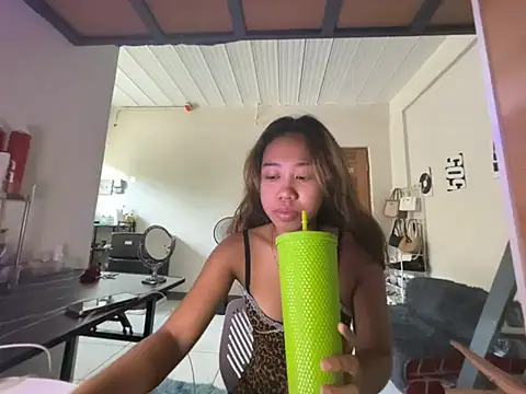 PinayLina18 online show from June 17, 5:09 am