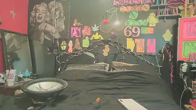 Splash Queen420 online show from April 6, 2:55 am